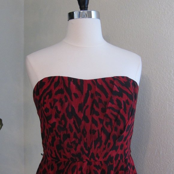 WHBM Strapless Red Leopard Print Dress NWOT - Picture 3 of 9